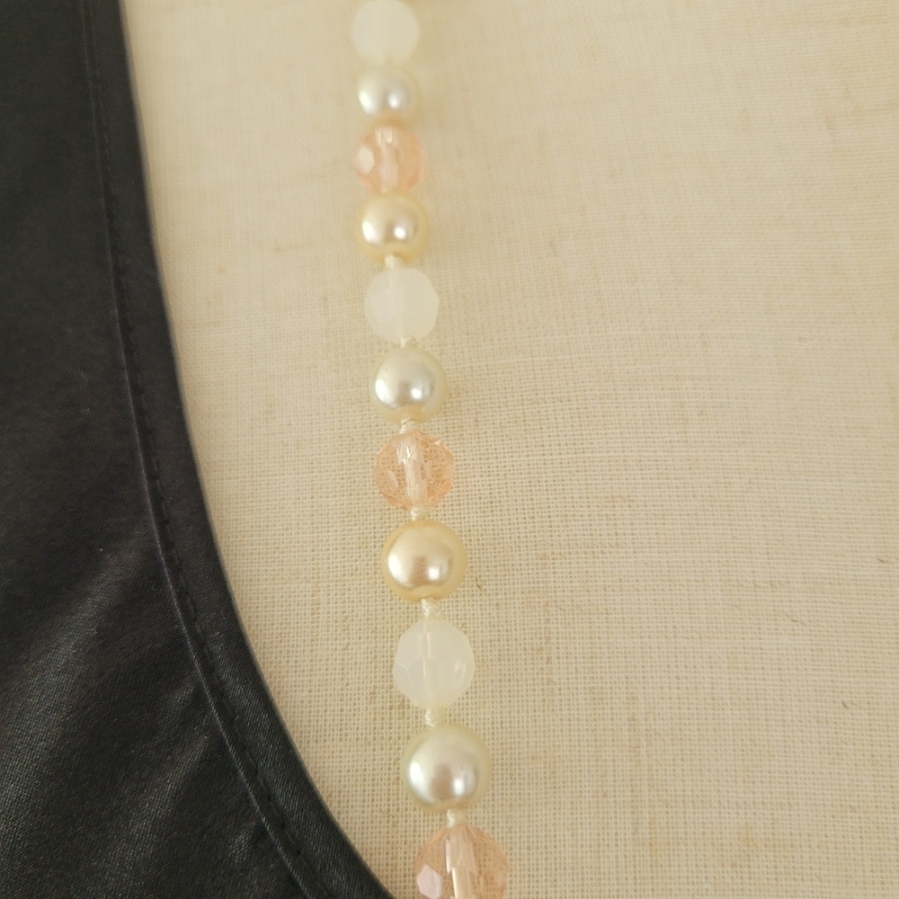 Pink and White Long Beaded Necklace - Picture 3 of 6